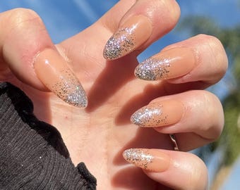 Silber Glitter Ombre Neue Jahre Drücken Sie auf die Nägel