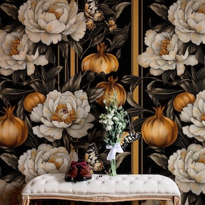 Elegante carta da parati floreale Art Déco con peonie e design di melograni dorati e farfalle, lussuosa decorazione per la casa