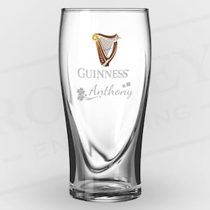 Vaso Guinness personalizado: Vaso de cerveza con trébol irlandés grabado Regalo de cerveza grabado Regalo de Navidad para papá Abuelo Cumpleaños 60 21 70 50 imagen 1