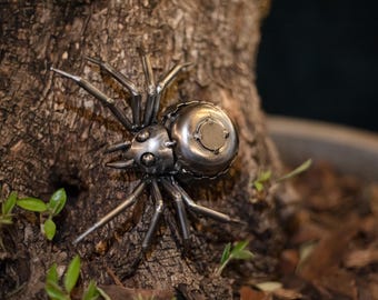 metal spider sculpture