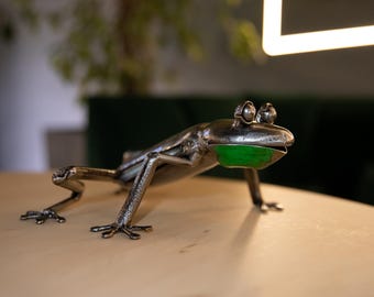 metal frog sculpture