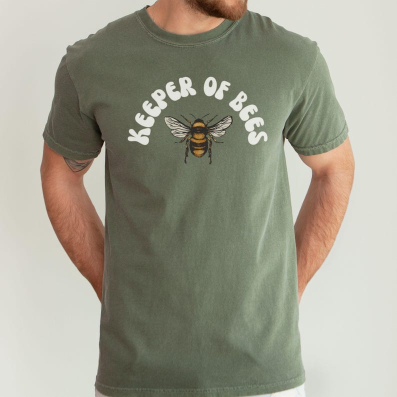 Beekeeper Shirt Bee T Shirt Honey Bee T-shirt Bee Keeper Tshirt Beekeeping Shirt Vintage Bee Graphic Tee Comfort Colors Gift For Bee Lovers Moss