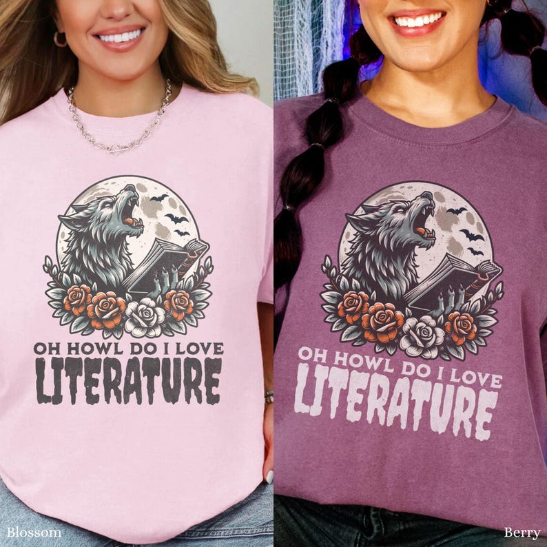 Wolf Halloween Reading Shirt Comfort Colors Tee Book Lover Gift Dark Academia Spooky English Teacher Tee Werewolf Funny Gift for Reader Bild 3
