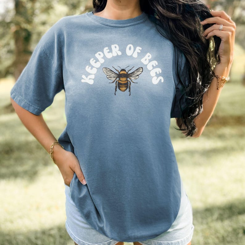 Beekeeper Shirt Bee T Shirt Honey Bee T-shirt Bee Keeper Tshirt Beekeeping Shirt Vintage Bee Graphic Tee Comfort Colors Gift For Bee Lovers Blue Jean