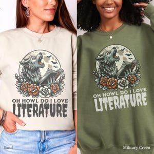 Wolf Halloween Reading Shirt Comfort Colors Tee Book Lover Gift Dark Academia Spooky English Teacher Tee Werewolf Funny Gift for Reader Bild 11