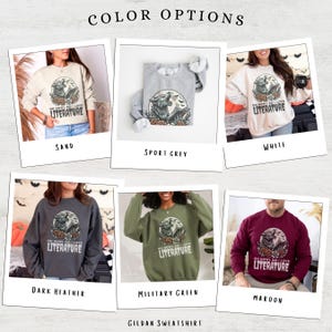 Wolf Halloween Reading Shirt Comfort Colors Tee Book Lover Gift Dark Academia Spooky English Teacher Tee Werewolf Funny Gift for Reader Bild 8