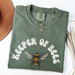 Beekeeper Shirt Bee T Shirt Honey Bee T-shirt Bee Keeper Tshirt Beekeeping Shirt Vintage Bee Graphic Tee Comfort Colors Gift For Bee Lovers image 2