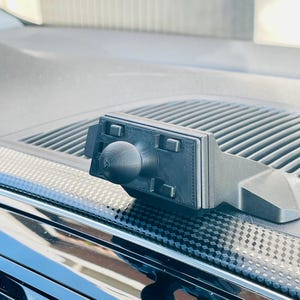 MagSafe phone holder > VW Up / eUp / Skoda Citigo / Seat Mii image 5