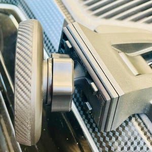 MagSafe phone holder > VW Up / eUp / Skoda Citigo / Seat Mii image 4