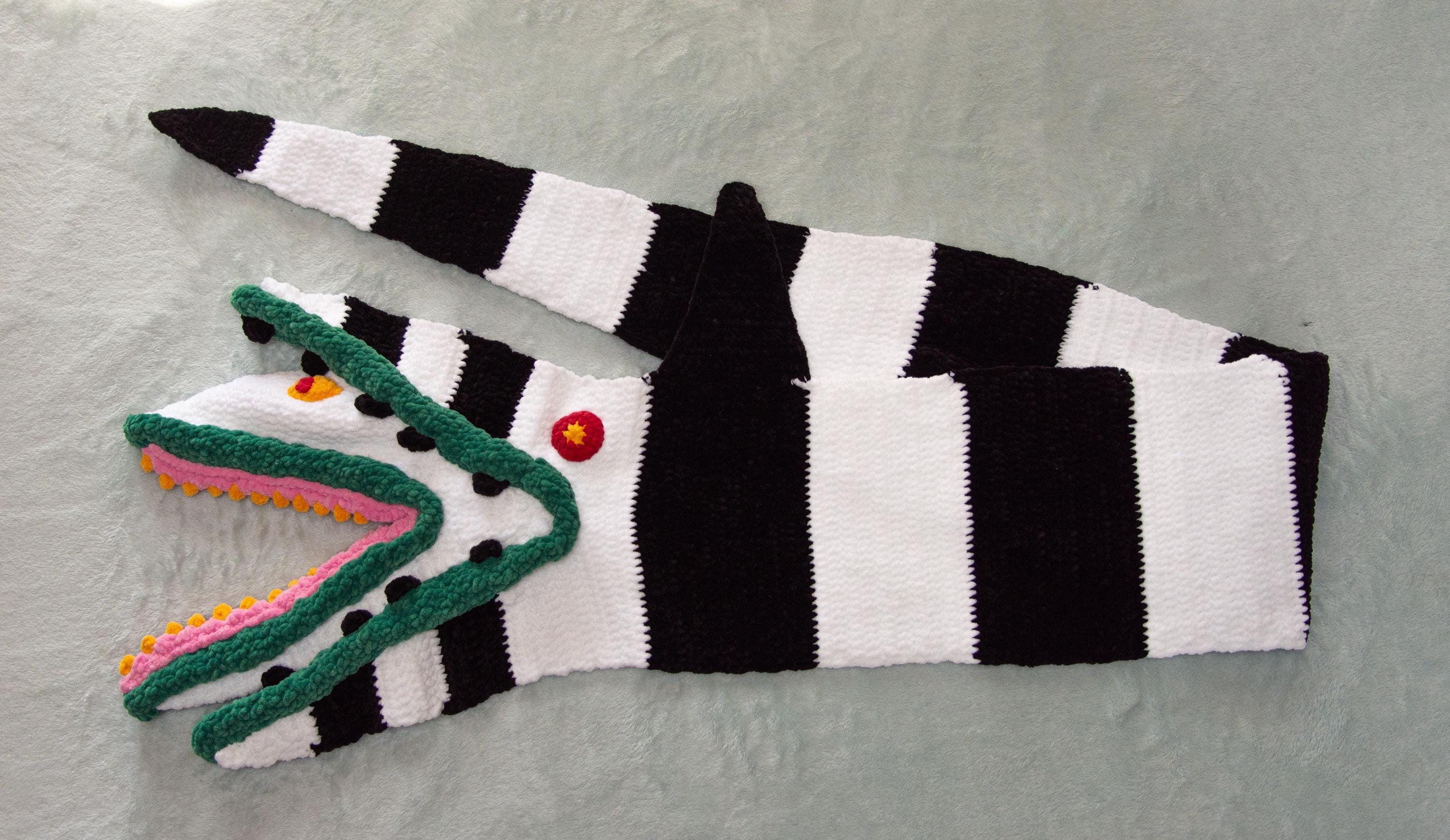 Cuscino Peluche Sandworm Di Beetlejuice - Imbottito Decorativo Tim Burton - Spencer's Halloween