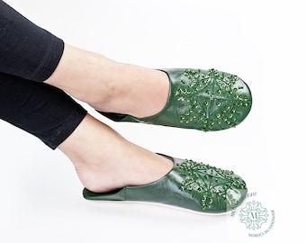 Chaussons babouche marocaine avec paillettes, chaussons pour femmes vert forêt, jolies chaussons en cuir, faits à la main à partir de cuir biologique souple