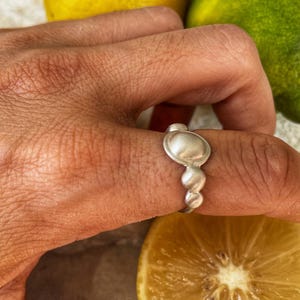 Granules ring/ Sterling silver ring/ contemporary ring/ gift for her/ minimalist ring/ modern ring/ stylish ring