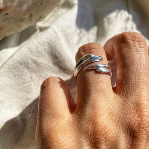 Organic shape ring, Sterling silver ring, open band ring, minimalist ring, Statement silver ring, wave ring, sculptural ring, modern ring