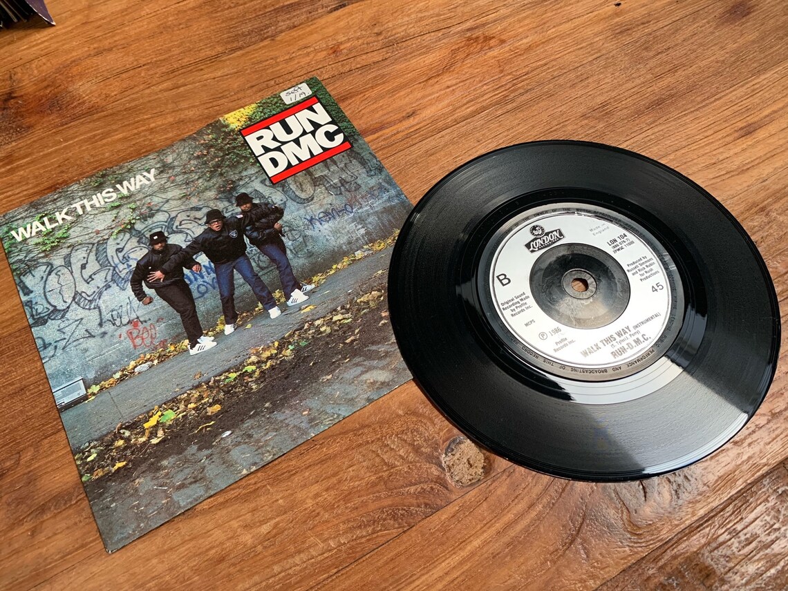 Run DMC Walk this way / Walk this way (instrumental) 1986 7" vinyl single 45 rpm, foto 1 di 4
