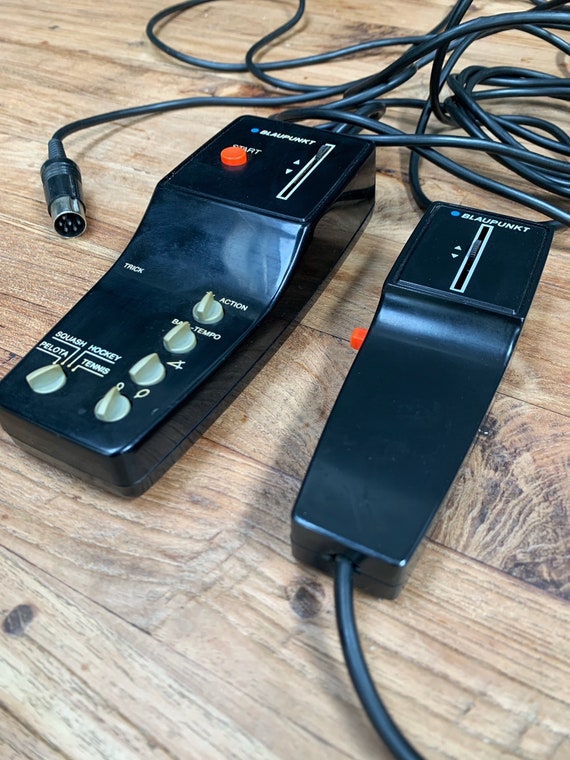 Vintage Blaupunkt Santiago Color TS video game console uit 1977 - squash, pelota, hockey en tennis