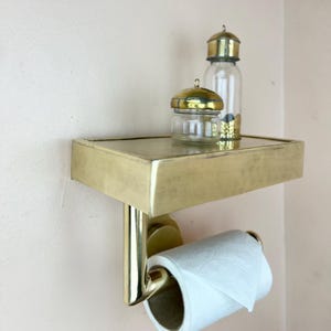 Porta carta igienica in ottone martellato fatto a mano con ripiano per smartphone – Elegante contenitore per il bagno