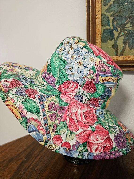 Summer seeds and flowers bucket hat