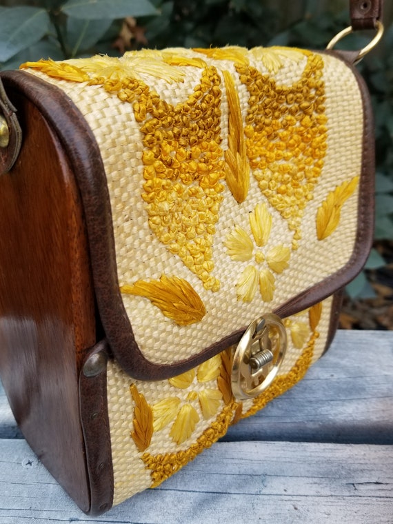 1960 's raffia woven straw wood purse - Gem