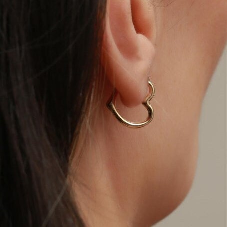 Louis Vuitton Sweet Monogram Heart Hoop Earrings - Gold-Tone Metal Hoop,  Earrings - LOU445294