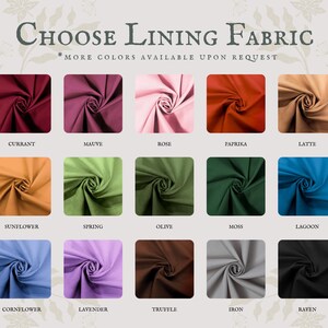 Op de afbeelding: Een kleurenkaart met de titel CHOOSE LINING FABRIC en de tekst *MORE COLORS AVAILABLE UPON REQUEST. Het toont vijftien stofstalen in de kleuren currant, mauve, rose, paprika, latte, sunflower, spring, olive, moss, lagoon, cornflower, lavender, truffle, iron en raven.
