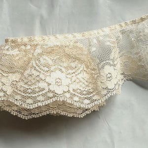 Ruffled Lace, 2+1/2-inch-wide ivory color price per yard