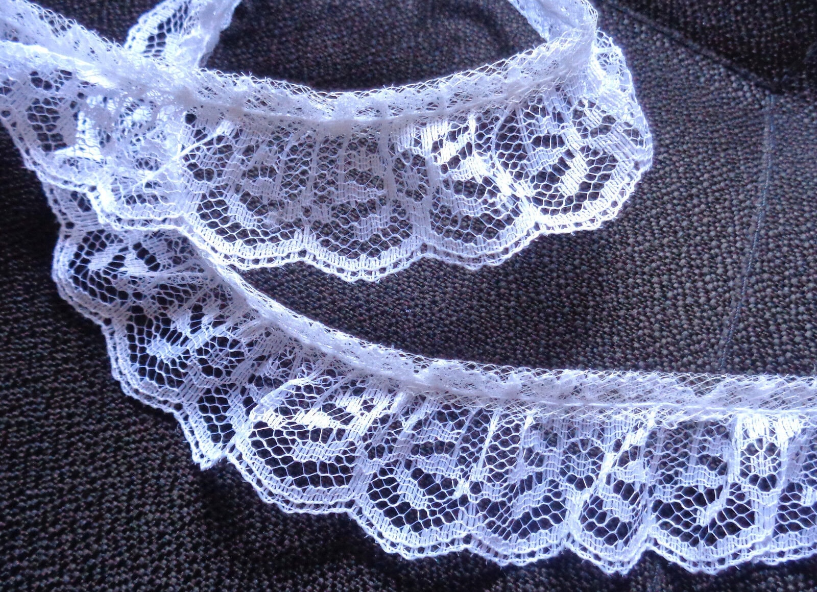 Ruffle Lace Trim 1 inch wide white color price per yard