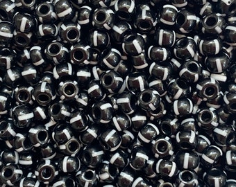 Novità! 6/0 Strisce bianche e nere/Perline di semi/Preciosa/Perline di vetro ceche E 4 mm Rocaillie 100 grammi