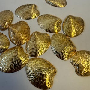 25 MM mässingspläterade snäckskal med hål upptill, hängande, 50 st