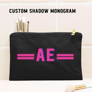 Borsa per il trucco con monogramma Shadow personalizzato, astuccio per cosmetici personalizzato, borsa da viaggio per articoli da toeletta, regalo per damigelle d'onore, grazioso organizer per accessori, borsa in cotone