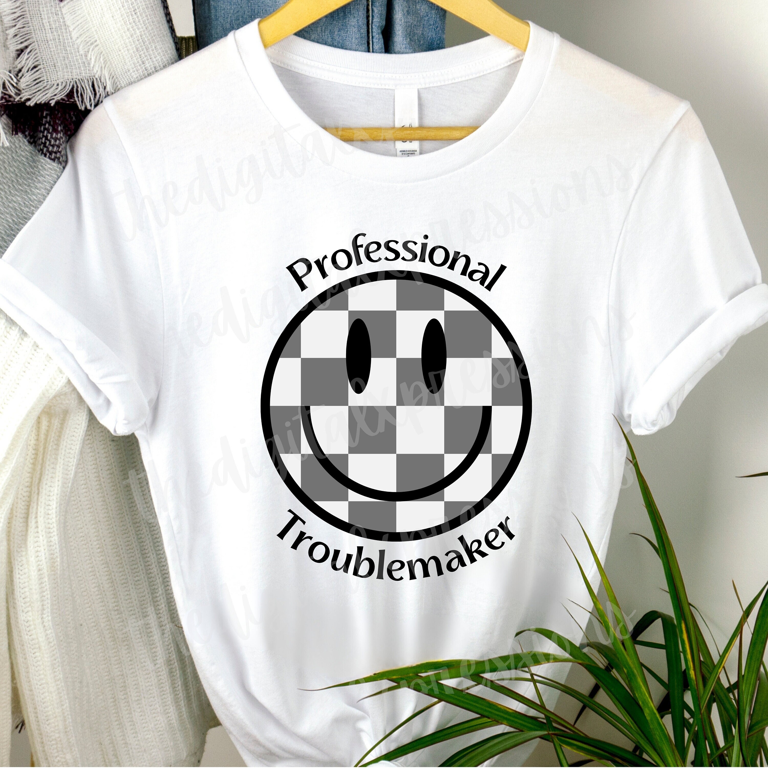 Tシャツ・カットソー SMILEY T-SHIRT Checkered Smiley Face Tshirt Sarcastic Emoji Tee Sarcastic