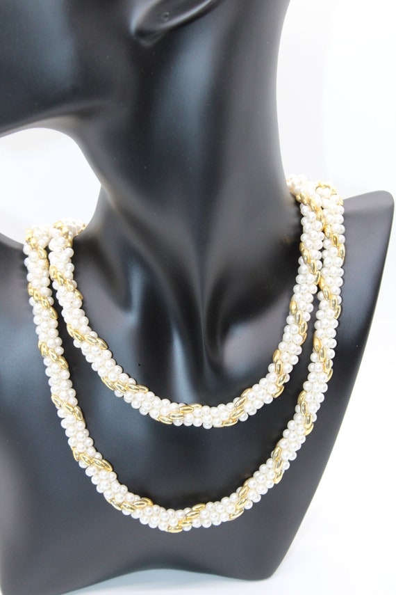 White & Gold Beaded Necklace