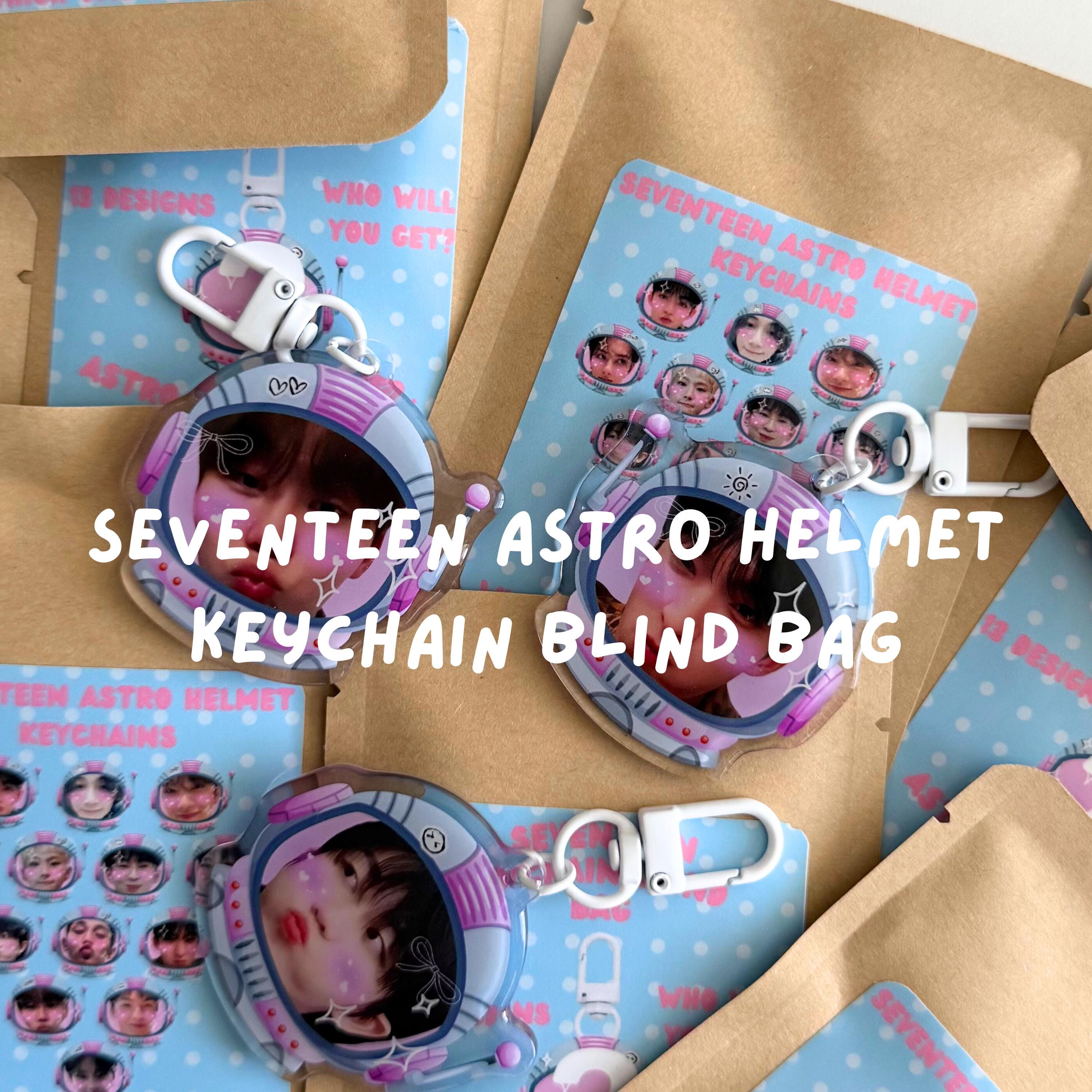 ASTRO ロロハ　ユンサナ　プップ　缶バッチ　キーリング　ストラップ ASTRO ロロハ ユンサナ プップ 缶バッチ キーリング ストラップ 新品未