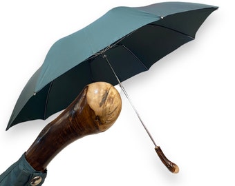 Folding umbrella with handle in chestnut root, craftsmanship Domizio umbrellas since 1989 Made in Italy