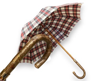 Umbrella with hazelnut wood knob, resinated cotton tartan pattern Craftsmanship Domizio umbrellas since 1989 Made in Italy