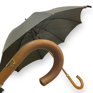 Classic umbrella with handle in Malacca cane, solid color, gray, handcrafted Ombrelli Domizio since 1989 Made in Italy