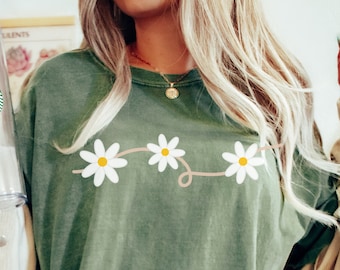 Daisy Garment-Dyed T-shirt , Daisy Shirt , Wildflower Shirt , Summer T-shirt , Shirts for her , Women's Shirt , Daisy Flower Shirt Women's