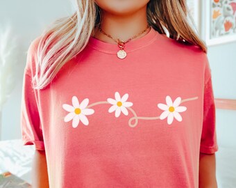 Daisy Garment-Dyed T-shirt , Daisy Shirt , Wildflower Shirt , Summer T-shirt , Shirts for her , Women's Shirt , Daisy Flower Shirt Women's