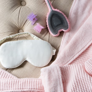 Sleep Mask, Satin Eye Mask for sleeping, Silky Sleep Mask, Luxurious silky Eye Masks for Women, Mother&#39;s day gift