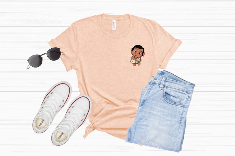 Söt Vaiana-t-shirt för babyn, Disney-tröja med fickdesign, fin Vaiana-t-shirt, Disneyland-tröjor, herr-t-shirt, kvinna-t-shirt, semester, presentoutfit bild 4