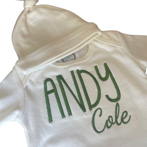 Conjunto para bebé que regresa a casa, vestido de bebé con monograma, conjunto para fotografía de recién nacido, ropa para niña, regalo para baby shower, vestido y gorro para bebé, bebé niño