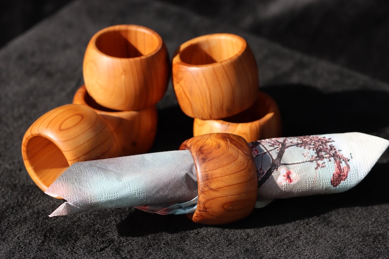 Wooden napkin rings 6pcs image 1