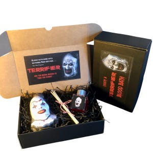Terrifier Bath bomb (turns your bath blood red) with matching Reed diffuser Beautiful scent/Horror gift set/Scary Clown/Art The clown/