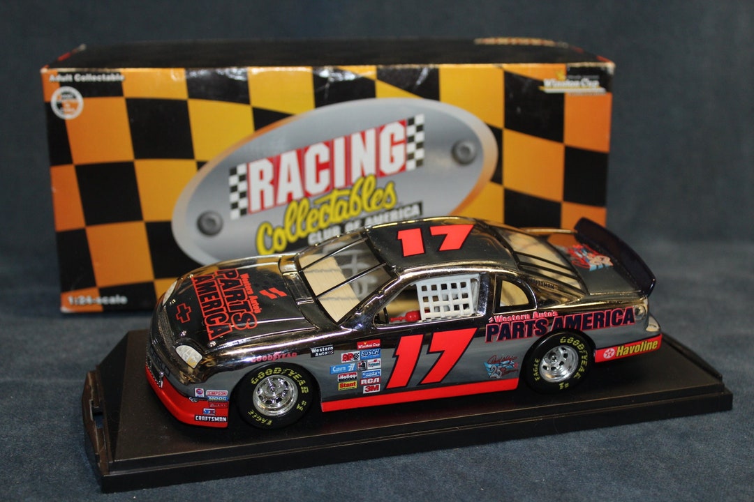 NASCAR Racing Collectables Darrell Waltrip #17 Chrome 1:24 Scale