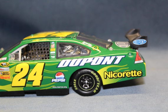 NASCAR Jeff Gordon #24 Dupont/nirorette/hendrick Action Racing