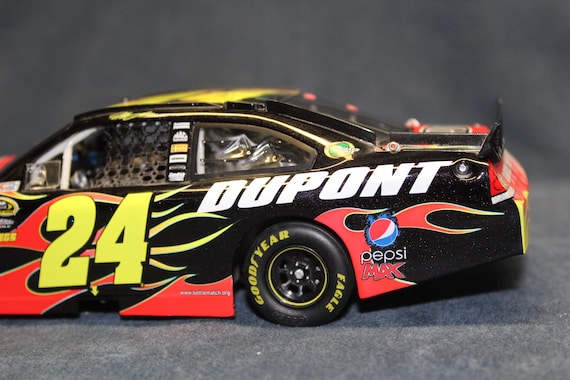 NASCAR Jeff Gordon #24 Dupont Black With Red Flames/hendrick