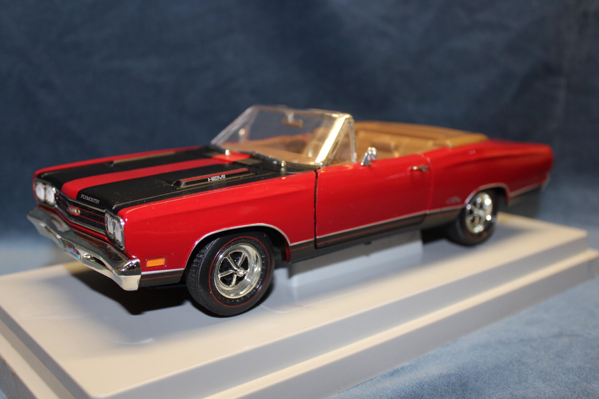 1969 RED Plymouth GTX American Muscle ERTL 1:18 Scale Diecast Car