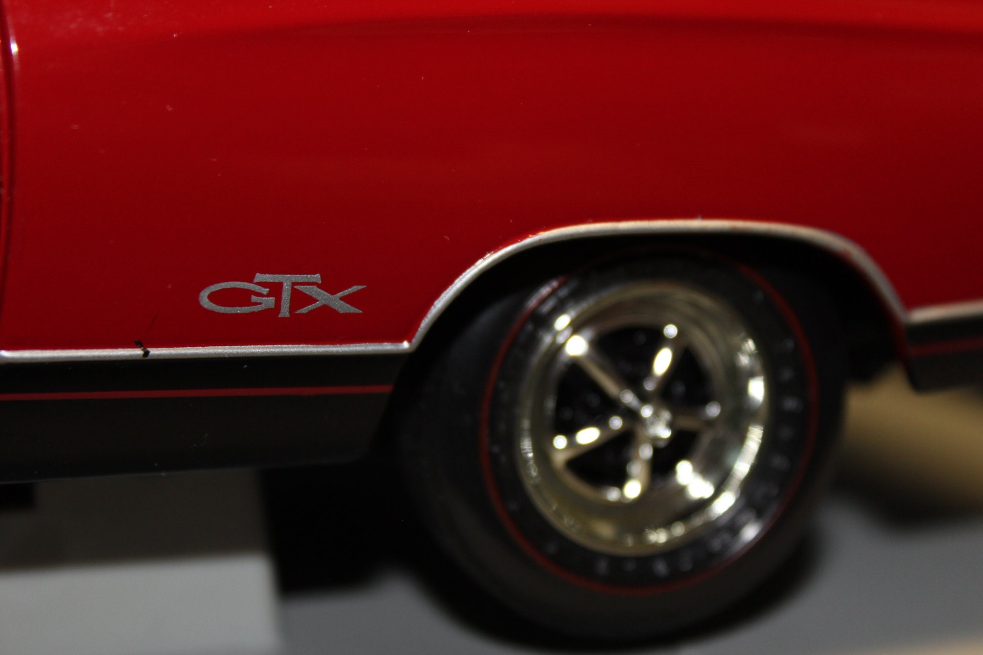 1969 RED Plymouth GTX American Muscle ERTL 1:18 Scale Diecast Car