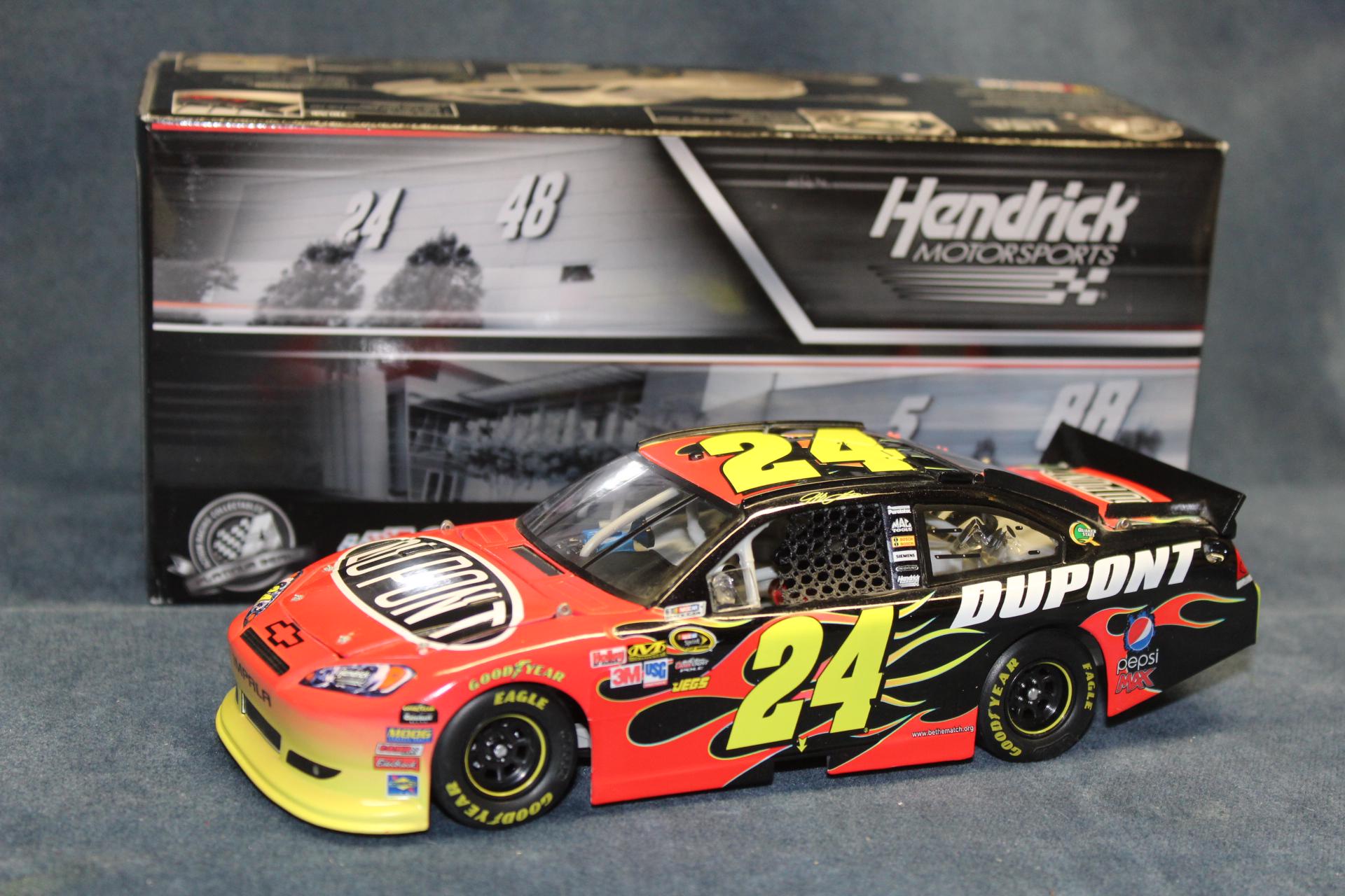 NASCAR Jeff Gordon #24 Dupont Black With Red Flames/hendrick