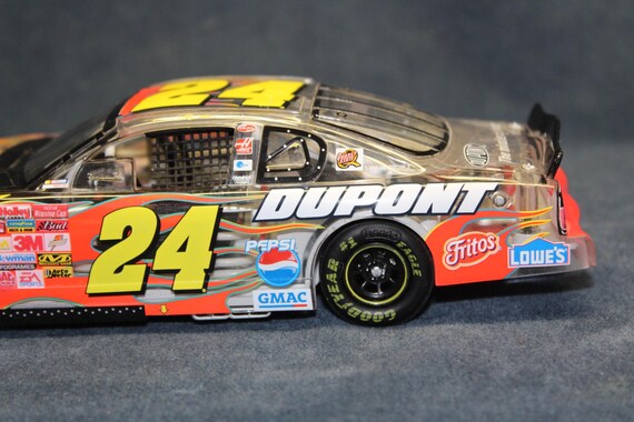NASCAR Jeff Gordon #24 Dupont/hendrick Action Racing Collectable 1