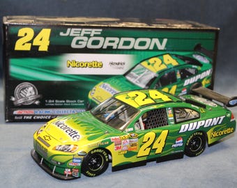 NASCAR Jeff Gordon #24 Dupont/Nirorette/Hendrick Action Racing Collectable 1:24 Scale Die-cast Impala SS Stock Car